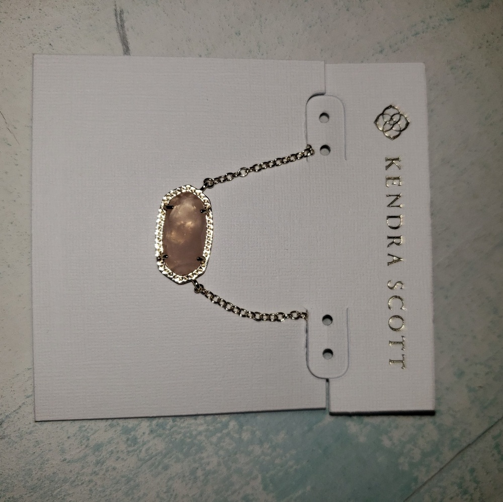 Kendra Scott necklace
